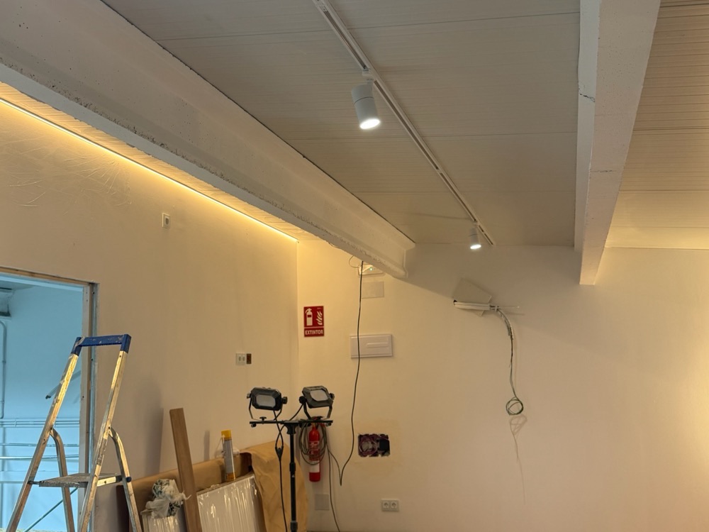 Instalación de iluminación en local comercial en Calonge (Girona) por Unitech